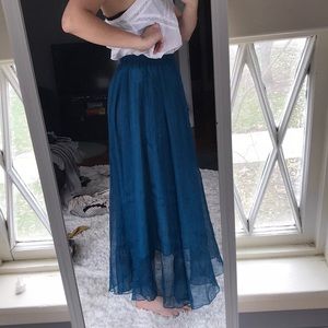 XS/S vintage bright blue flowy skirt!